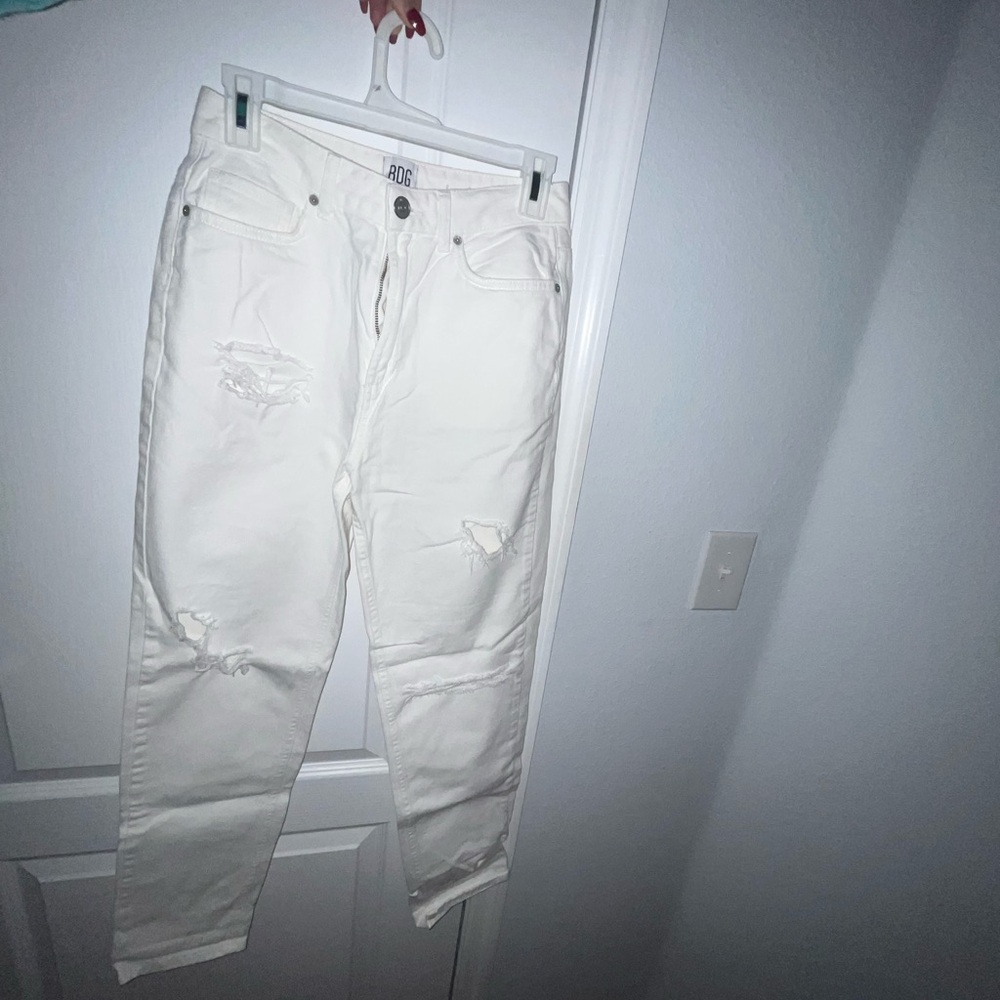 White jeans urban outfitters